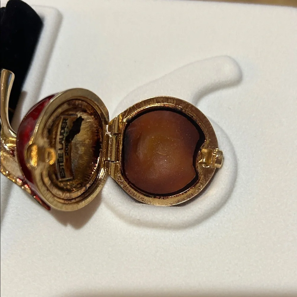 Estée Lauder Red Cherry Perfume Compact - Picture 2 of 3